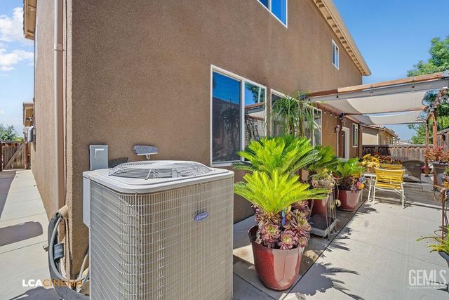 9510 Poseidon Street, Bakersfield, CA 93306