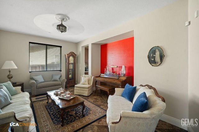 9510 Poseidon Street, Bakersfield, CA 93306
