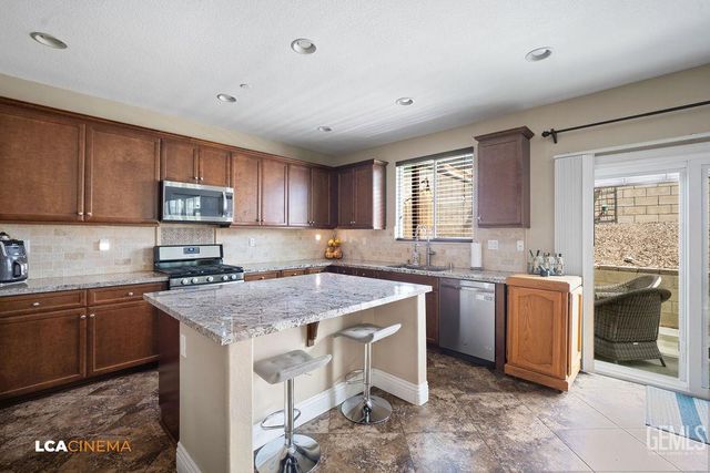 9510 Poseidon Street, Bakersfield, CA 93306