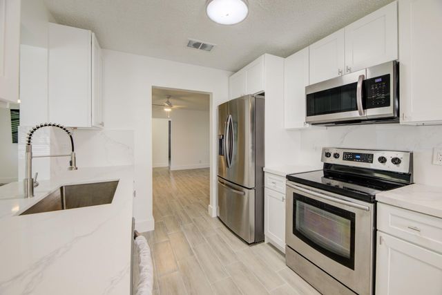 1530 NW 87th Lane, Plantation, FL 33322