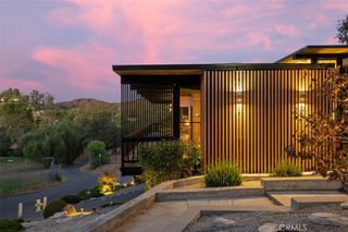 21090 Rios Street, Woodland Hills, CA 91364