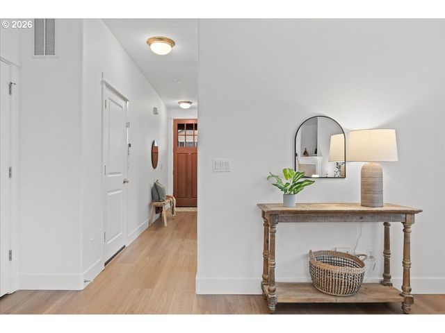 11595 Sw BUTTE Ln, Beaverton, OR 97008