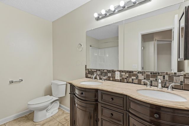 8463 Haleigh Woods Drive, Blacklick, OH 43004