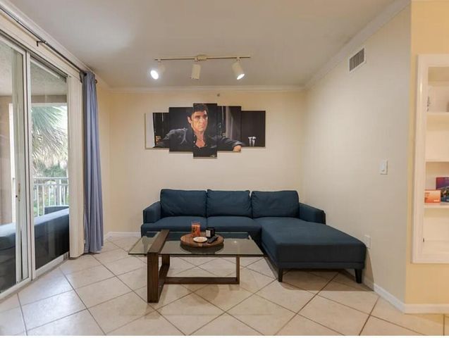 6556 Emerald Dunes Drive 207, West Palm Beach, FL 33411