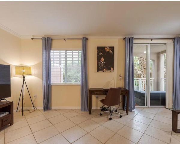 6556 Emerald Dunes Drive 207, West Palm Beach, FL 33411