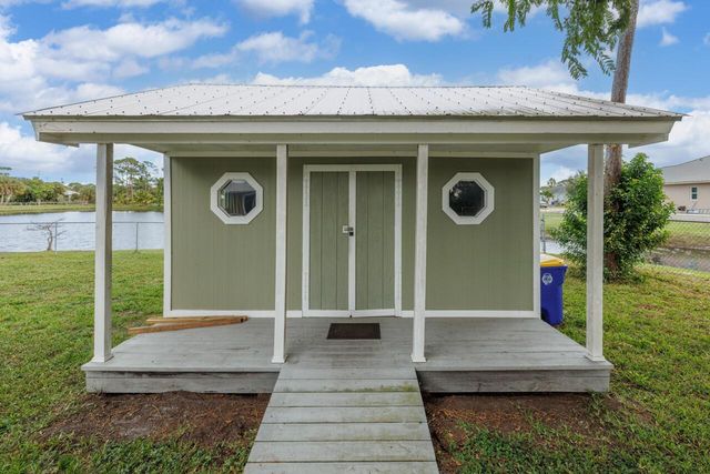 8333 SE Princess Tree Avenue, Hobe Sound, FL 33455