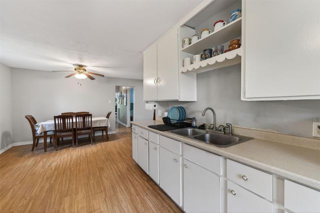 15185 Travis Lane, Willis, TX 77378