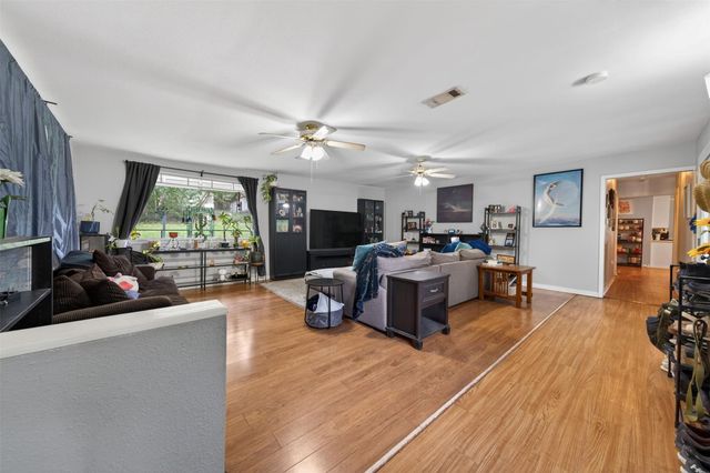 15185 Travis Lane, Willis, TX 77378