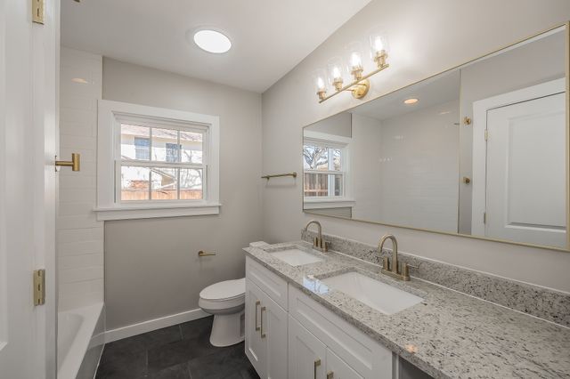 100 Crestwood Drive, Fort Worth, TX 76107