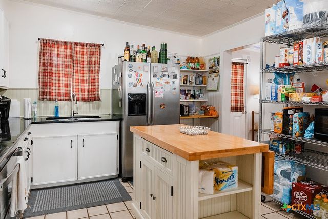 801 Fern Lane, Victoria, TX 77904