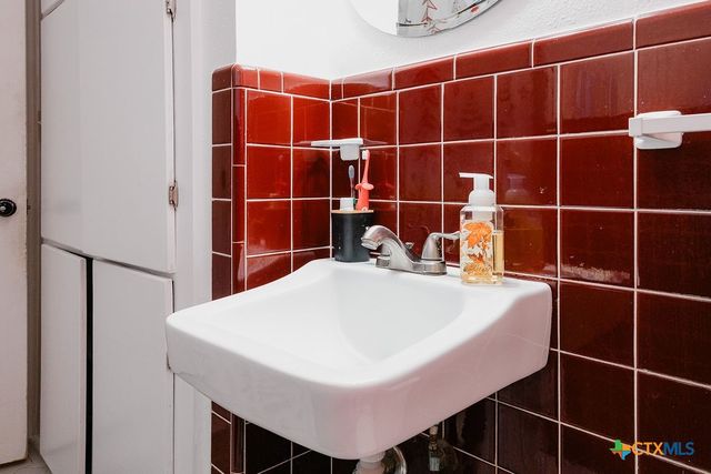 801 Fern Lane, Victoria, TX 77904