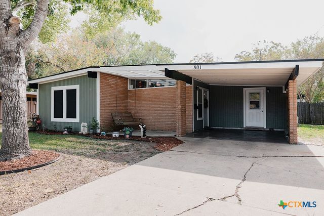 801 Fern Lane, Victoria, TX 77904