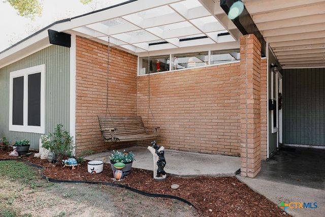 801 Fern Lane, Victoria, TX 77904