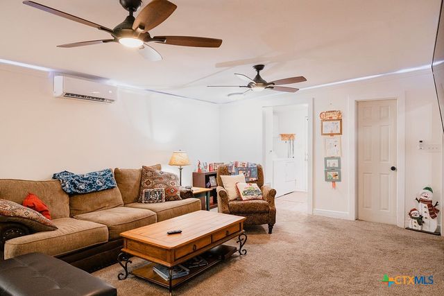 801 Fern Lane, Victoria, TX 77904