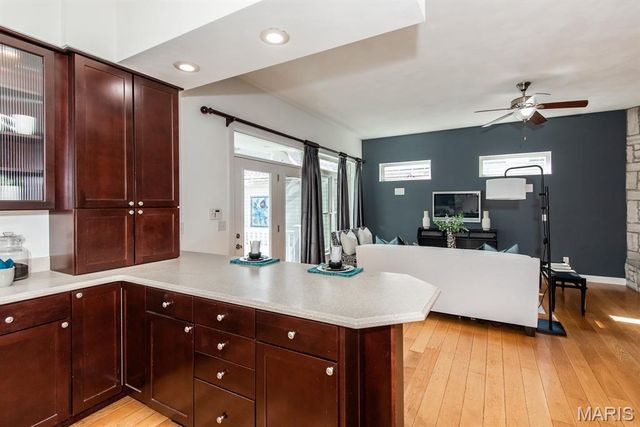 4234 Olive Street, St Louis, MO 63108