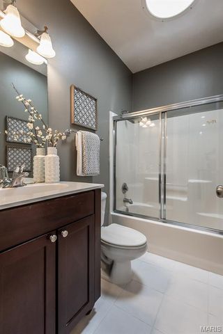 4234 Olive Street, St Louis, MO 63108