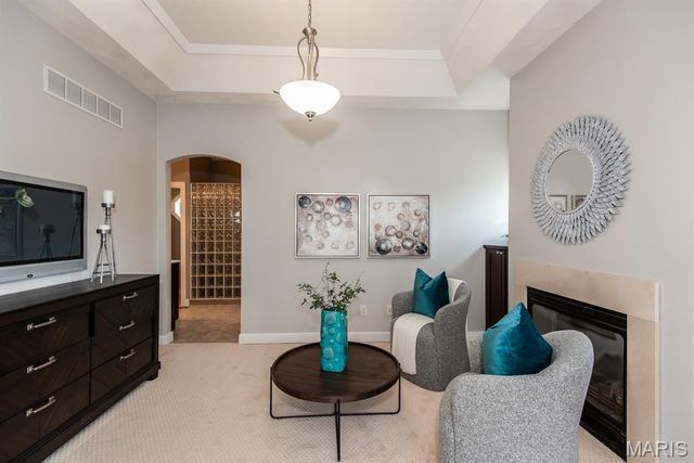 4234 Olive Street, St Louis, MO 63108