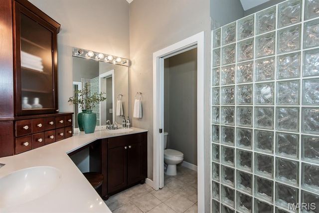 4234 Olive Street, St Louis, MO 63108