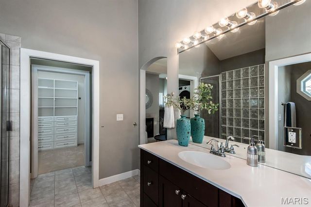 4234 Olive Street, St Louis, MO 63108