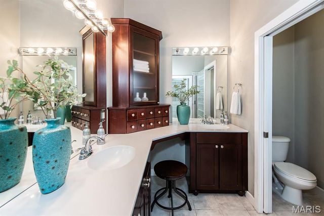 4234 Olive Street, St Louis, MO 63108