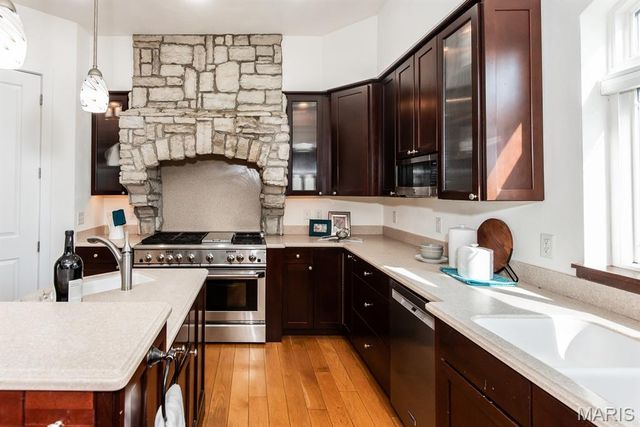 4234 Olive Street, St Louis, MO 63108