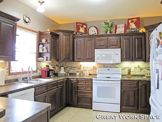 1080 Oakhaven Court, Platteville, WI 53818