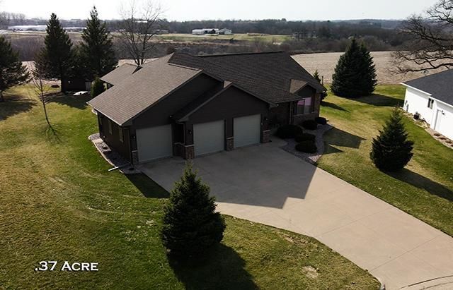 1080 Oakhaven Court, Platteville, WI 53818