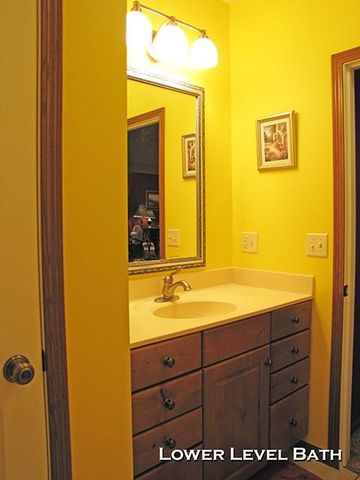 1080 Oakhaven Court, Platteville, WI 53818