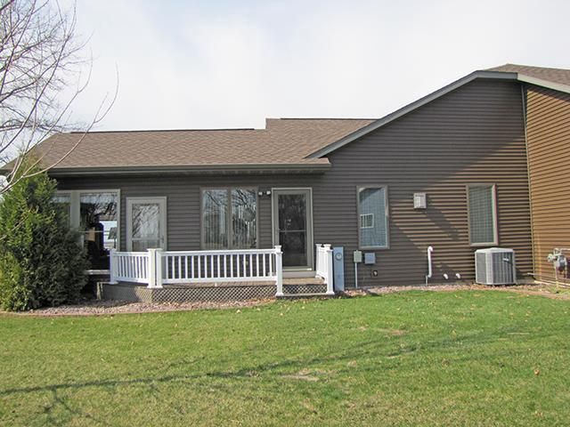 1080 Oakhaven Court, Platteville, WI 53818