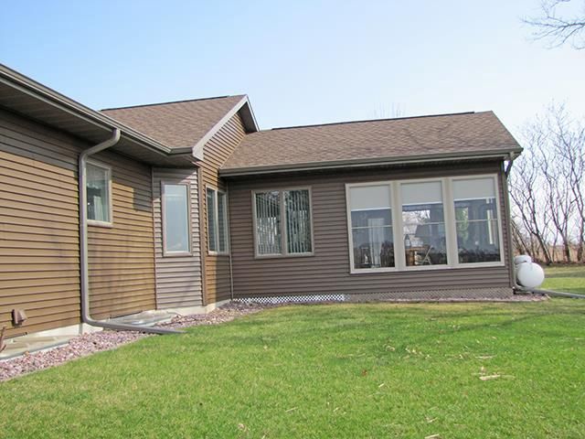 1080 Oakhaven Court, Platteville, WI 53818