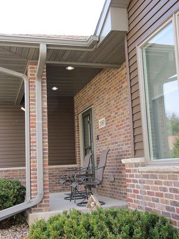 1080 Oakhaven Court, Platteville, WI 53818