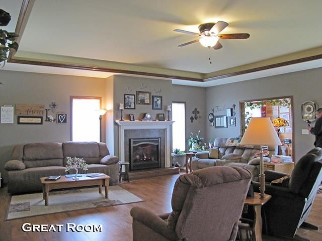 1080 Oakhaven Court, Platteville, WI 53818