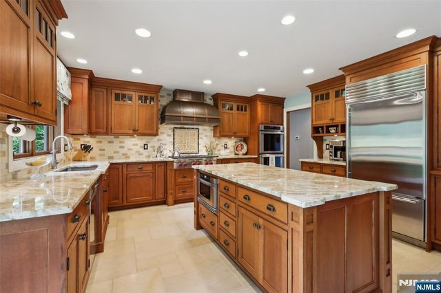 469 Hartung Drive, Wyckoff, NJ 07481