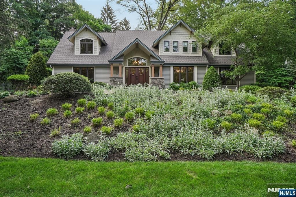 469 Hartung Drive, Wyckoff, NJ 07481