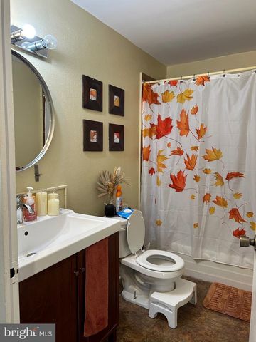 215 CHESTNUT PL, Cherry Hill, NJ 08002