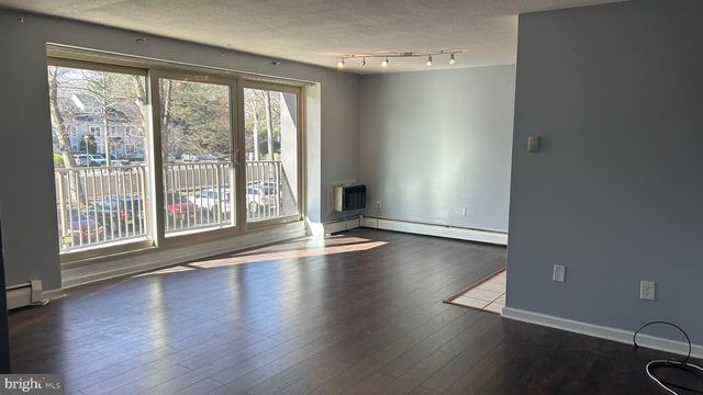 215 CHESTNUT PL, Cherry Hill, NJ 08002