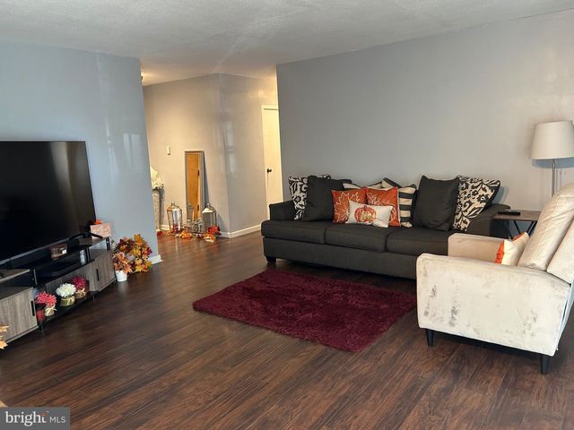 215 CHESTNUT PL, Cherry Hill, NJ 08002