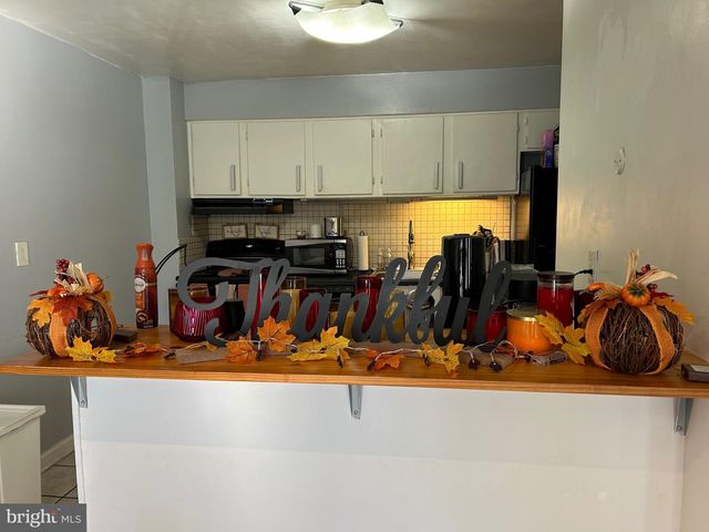 215 CHESTNUT PL, Cherry Hill, NJ 08002