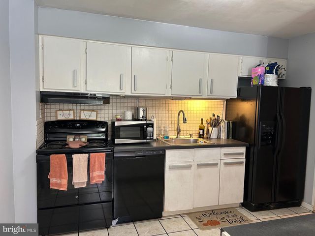 215 CHESTNUT PL, Cherry Hill, NJ 08002