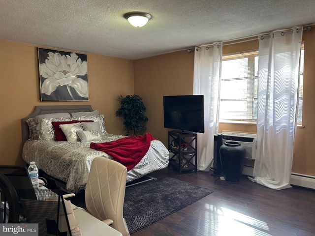 215 CHESTNUT PL, Cherry Hill, NJ 08002