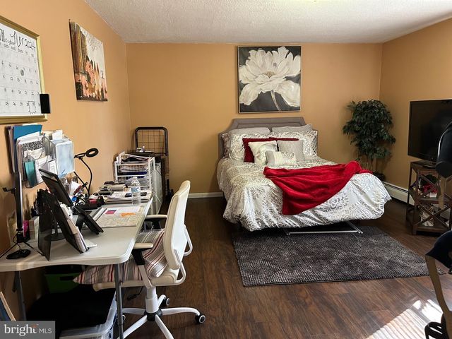 215 CHESTNUT PL, Cherry Hill, NJ 08002