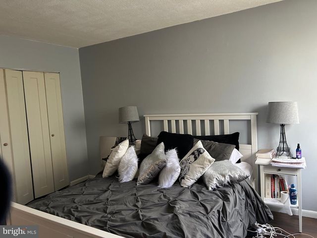 215 CHESTNUT PL, Cherry Hill, NJ 08002