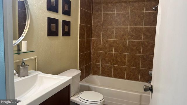 215 CHESTNUT PL, Cherry Hill, NJ 08002