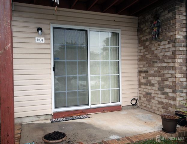 1101 Stony Brook Way, North Brunswick, NJ 08902