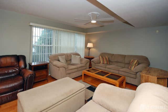 1101 Stony Brook Way, North Brunswick, NJ 08902