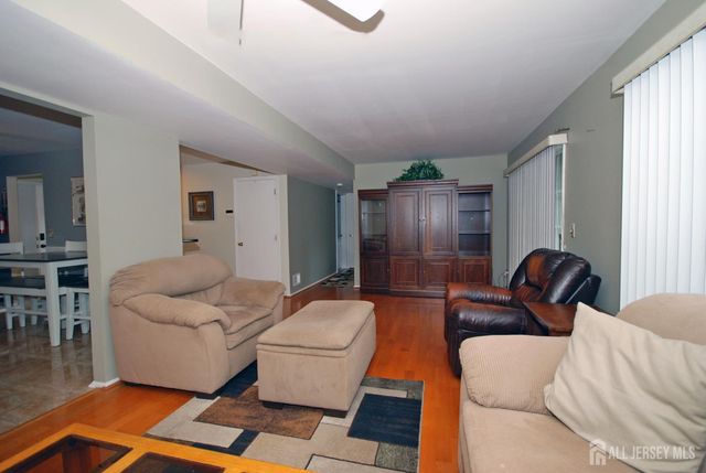 1101 Stony Brook Way, North Brunswick, NJ 08902