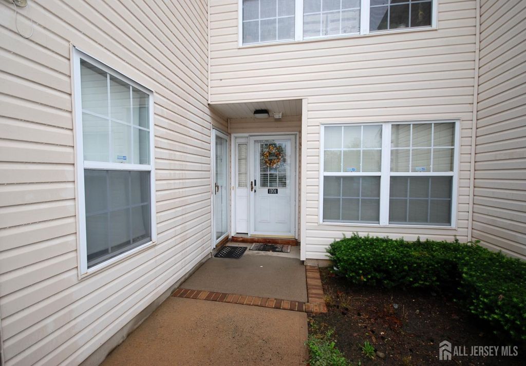 1101 Stony Brook Way, North Brunswick, NJ 08902