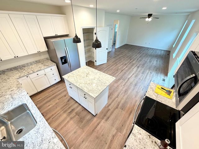 725 220TH ST, Pasadena, MD 21122
