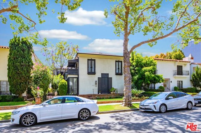 9936 Robbins Drive, Beverly Hills, CA 90212