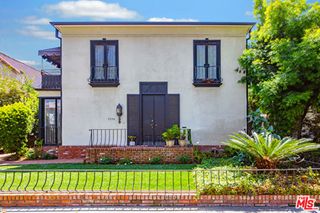 9936 Robbins Drive, Beverly Hills, CA 90212